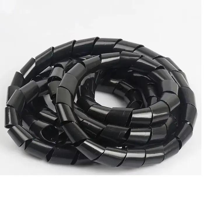 Gaine spirale en PE polyéthylène flexible et résistante pour la gestion des câbles et la protection des fils dans diverses applications techniques et décoratives