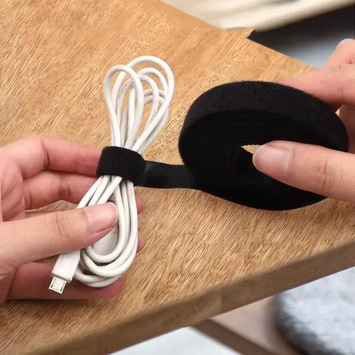 Attacheurs en nylon autobloquants pour l'organisation des câbles d'écouteurs et souris pour bureau et salon occasions spéciales