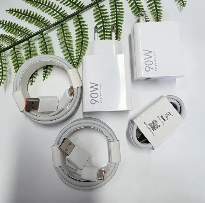 Chargeur Xiaomi Original 90W Turbo Rapidité de Recharge Compatible Xiaomi Smartphones Tablettes Durabilité Robustesse Sécurité Recharge Rapide Occasions Voyage Usage