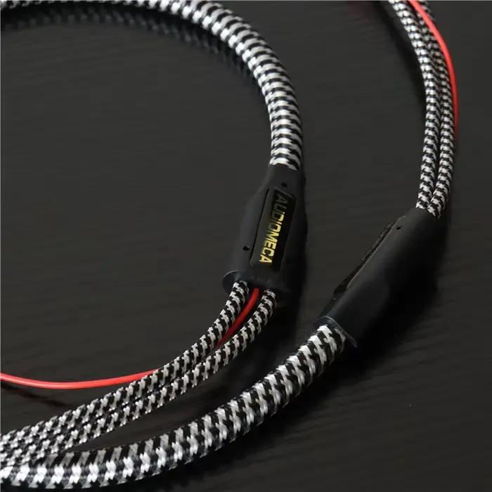 Câble audio RCA Audiomeca pour lecteur de bandes noir tresse protection pour amplificateur haut-parleur occasionnels复古磁带播放器黑色RCA音频线奥迪美卡保护编织适合放大器音箱场合