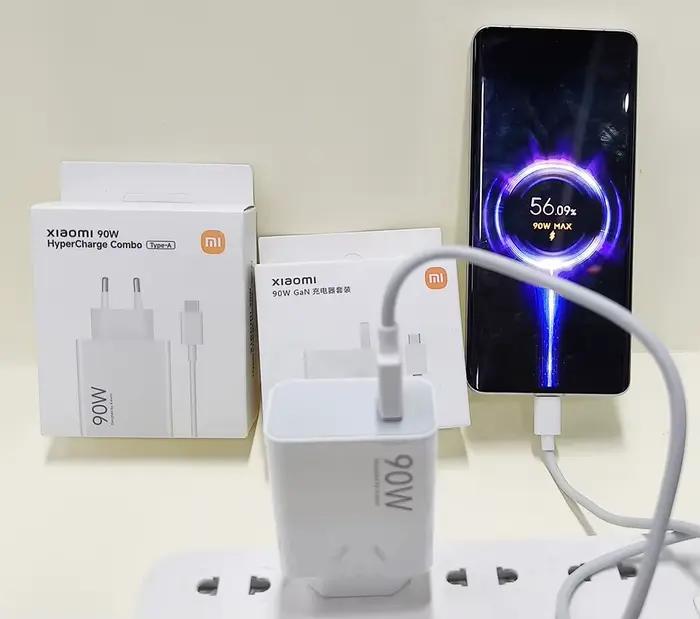 Chargeur Xiaomi Original 90W Turbo Rapidité de Recharge Compatible Xiaomi Smartphones Tablettes Durabilité Robustesse Sécurité Recharge Rapide Occasions Voyage Usage