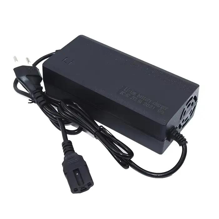 Chargeur de batterie Li-ion 67