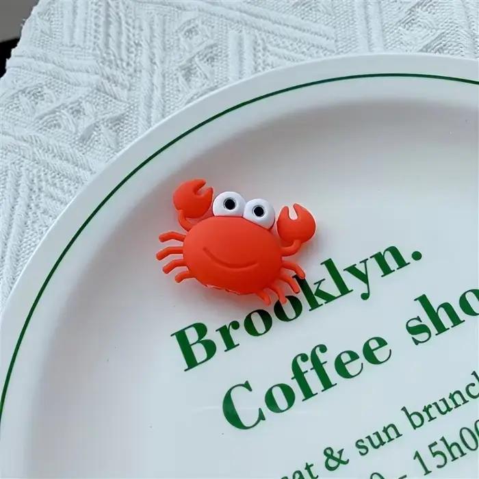 5 adorables protège-câbles en forme d'animaux marins - design crabe rouge