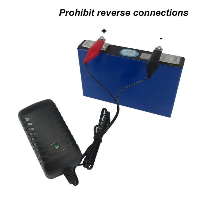 Chargeur intelligent 3.65V 3A DC pour 3.2V 3.3V 1S Lifepo4 18650